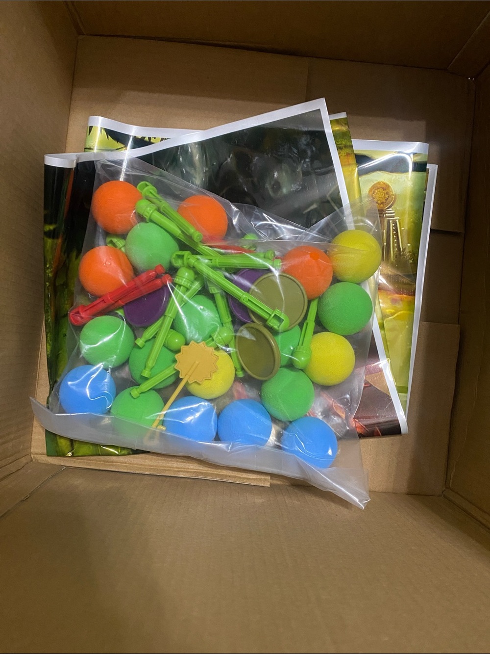 Plants Vs. Zombies Complete Set - Figure Toy With Storage Bucket Map - Picture 9 of 11